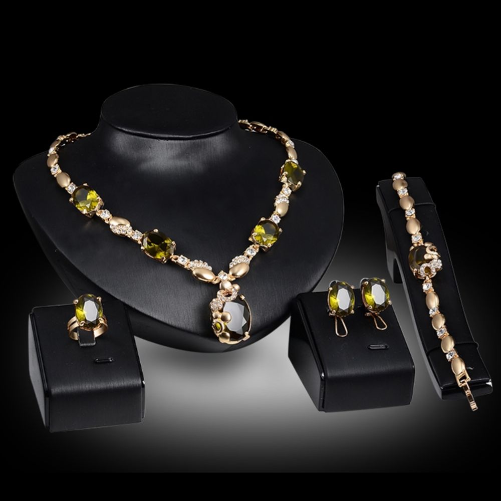 Conjunto De Joias De Quatro Peças De Safira Verde Para Casamento